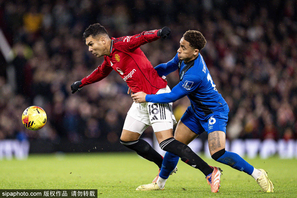 琼斯12投砍34分难阻失利！只因火箭三核均砍20+，小贾关键5分救赎